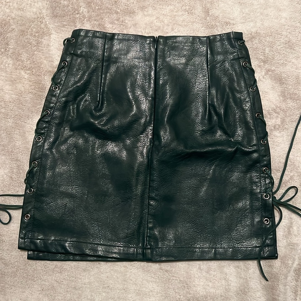 NWOT Evie LF Tie Up Skirt & Velvet Bandeau - Picture 6 of 7